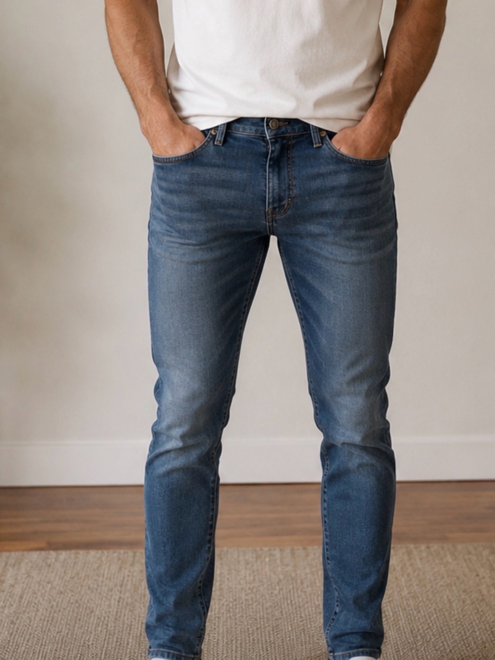GUESS Men  Skinny Jeans in Dark Blue Wash
